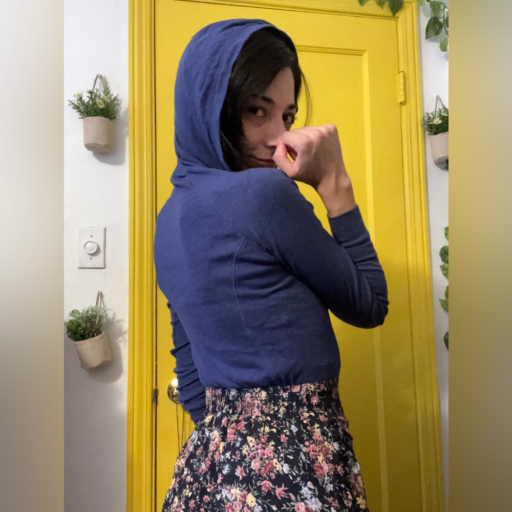 Blue Long-sleeve 💙 Old Navy Top W/ Hoodie & Front Pocket🩵